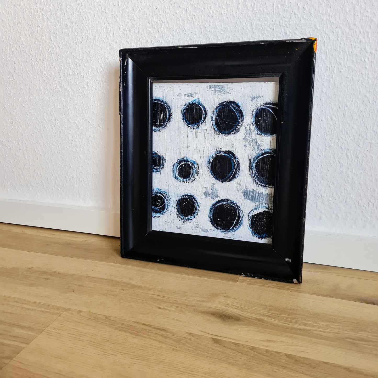 Schwarzweiße Holzkörper 1 von 6 - Unikate der Serie 'Verschiedene Charaktere