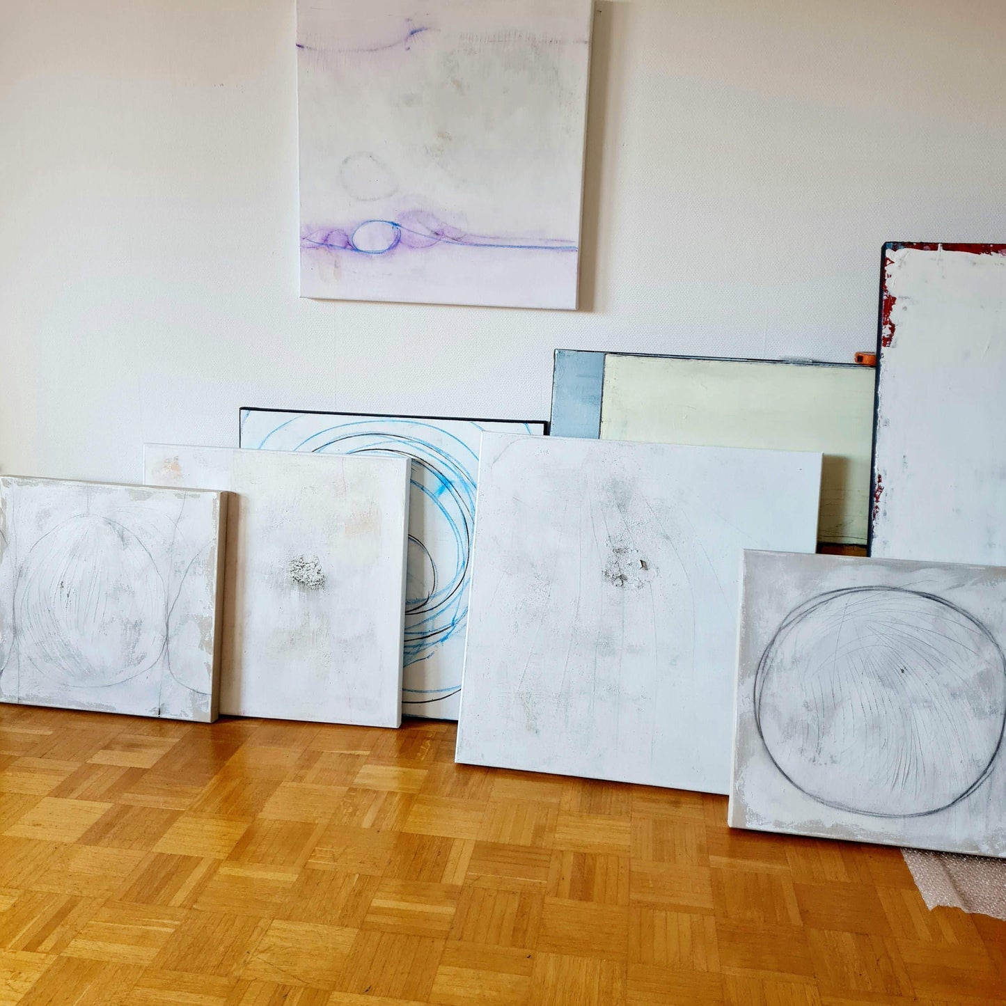 Minimalistisches Kunstwerk in Kratztechnik auf Naturleinen Abstrakte Bilder & moderne Auftragsmalerei, abstrakte große bilder online kaufen, Auftrags Malere