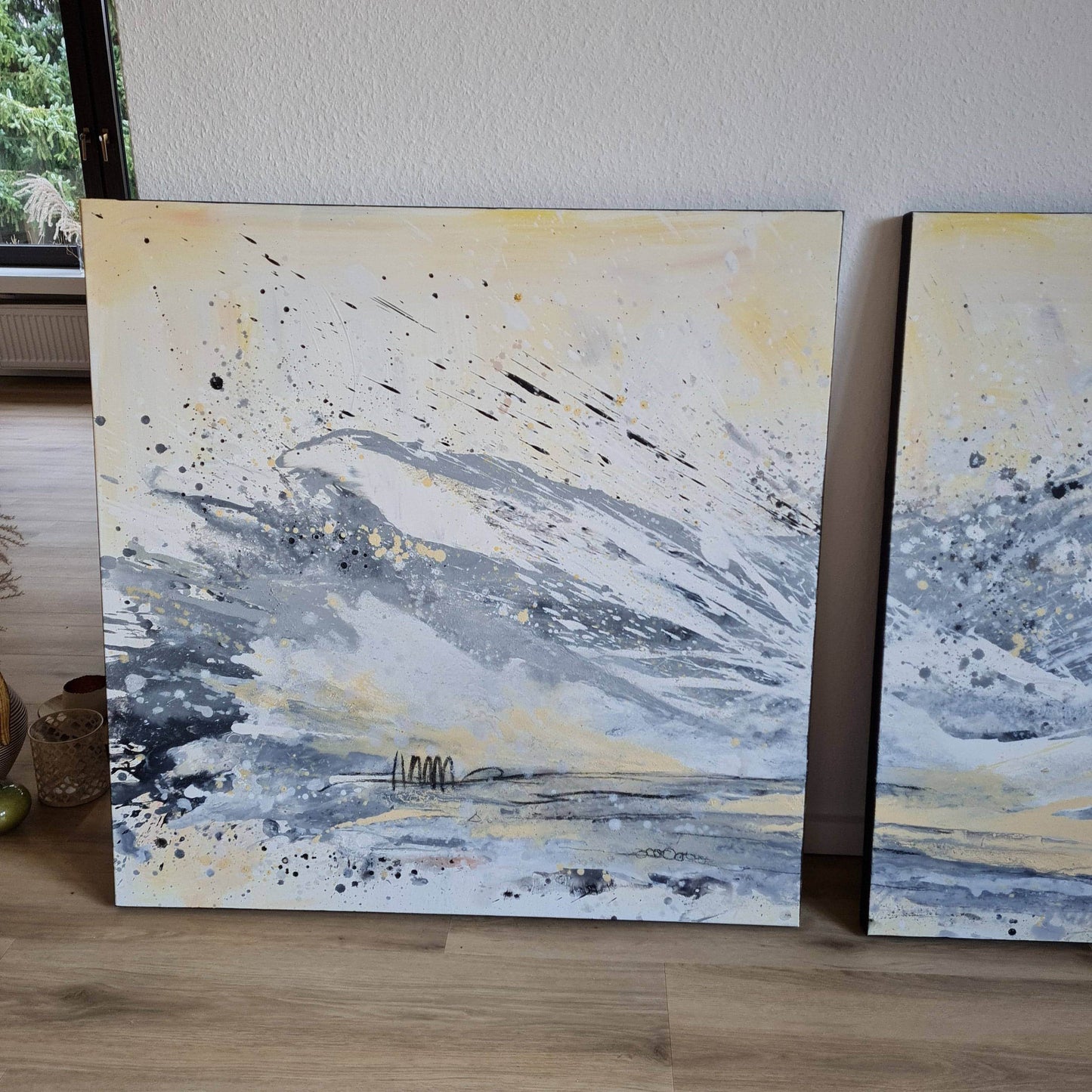 schwungvoller Blickfang in beige und weiß Abstrakte Bilder & moderne Auftragsmalerei, abstrakte große bilder online kaufen, Auftrags Malere