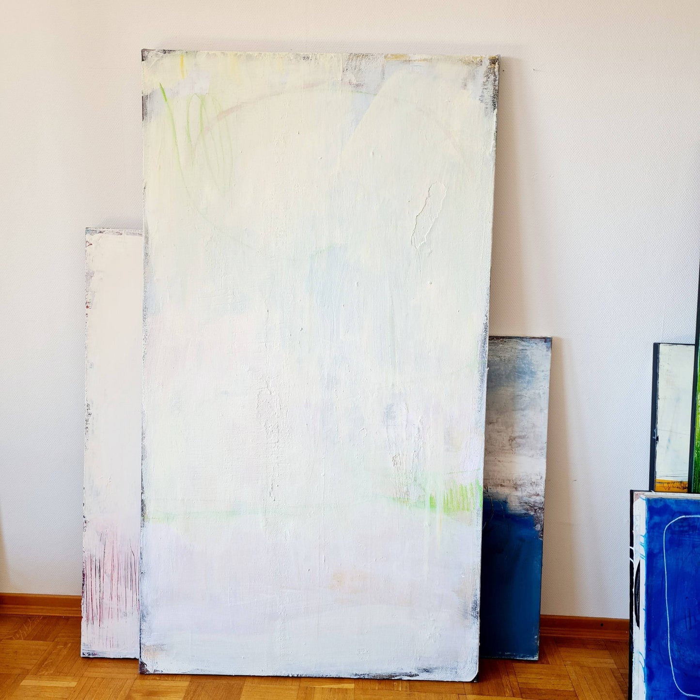Maßgeschneidertes Kunstwerk: Großes, weißes Gemälde auf Leinwand nach Ihren Wünschen Abstrakte Bilder & moderne Auftragsmalerei, abstrakte große bilder online kaufen, Auftrags Malere