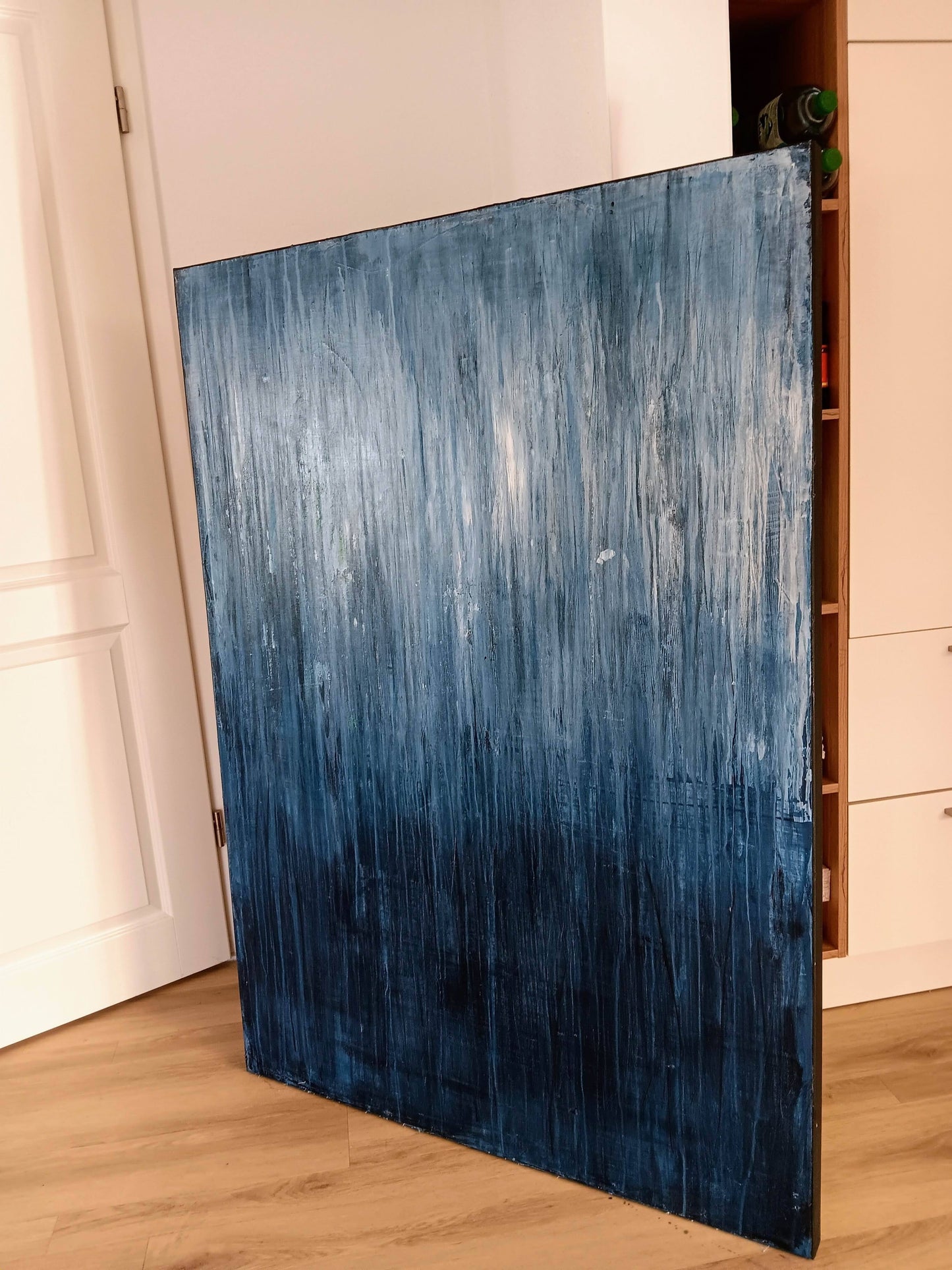 Blaues Gemälde in Kratztechnik mit Nordsee- und Ostsee-Atmosphäre Abstrakte Bilder & moderne Auftragsmalerei, abstrakte große bilder online kaufen, Auftrags Malere