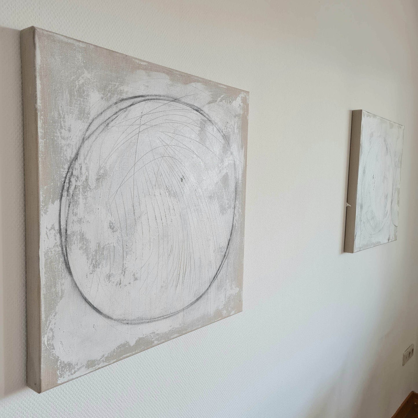 Minimalistisches Kunstwerk in Kratztechnik auf Naturleinen Abstrakte Bilder & moderne Auftragsmalerei, abstrakte große bilder online kaufen, Auftrags Malere