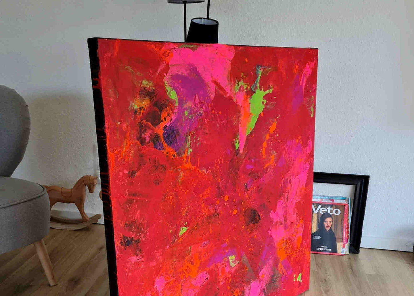 Rotes schwungvolles Gemälde als Auftragsbild geben und Leidenschaft zum Ausdruck bringen Abstrakte Bilder & moderne Auftragsmalerei, abstrakte große bilder online kaufen, Auftrags Malere