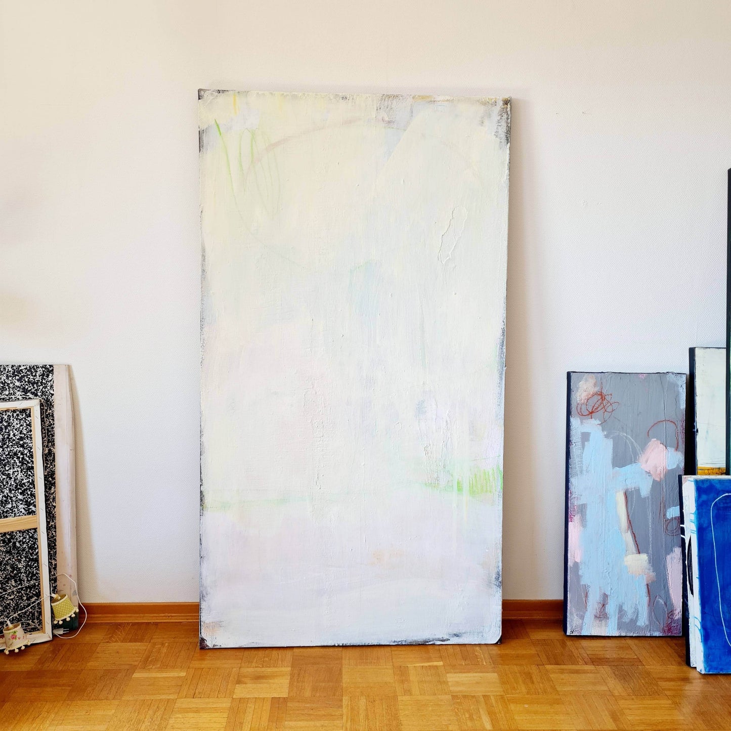 Maßgeschneidertes Kunstwerk: Großes, weißes Gemälde auf Leinwand nach Ihren Wünschen Abstrakte Bilder & moderne Auftragsmalerei, abstrakte große bilder online kaufen, Auftrags Malere