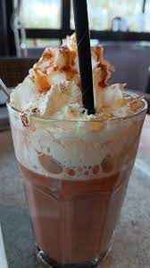 Kunst und Schokolade: Wie eine Bäckerei meine kreative Inspiration weckte Abstrakte Bilder & moderne Auftragsmalerei