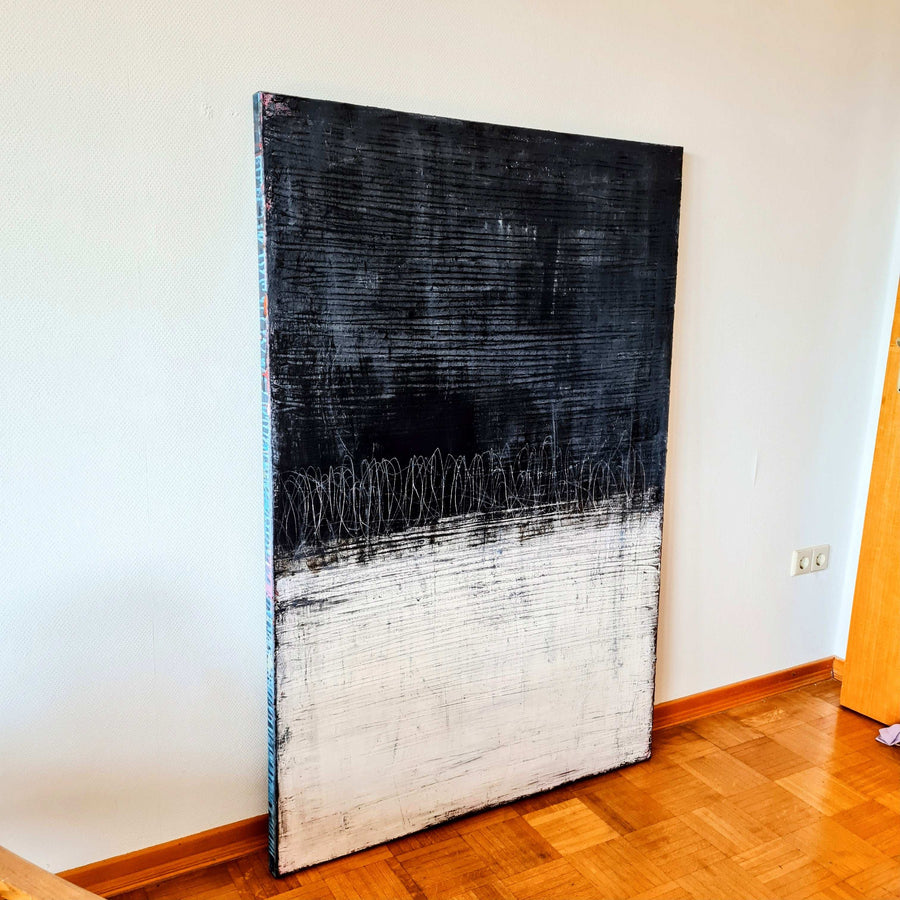 Abstraktes Gemälde Weiß – Schwarzweisse-bilder-schnelllebigkeit – Moderne Kunst für offene Wohnbereiche