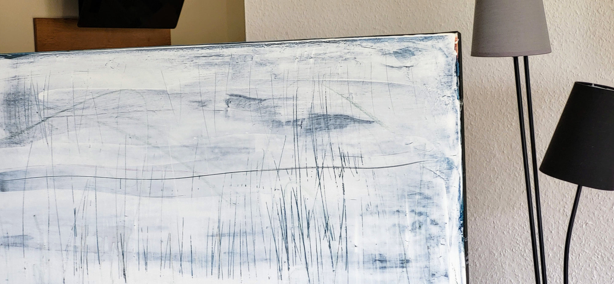 Abstraktes Gemälde Weiß für Treppenhaus – Kunst für hohe Räume und große Wände