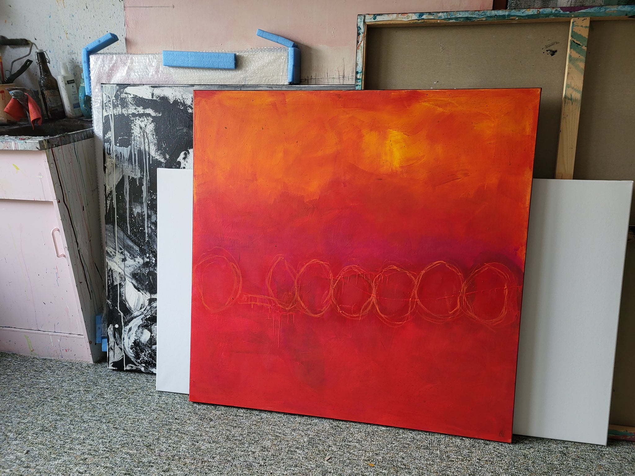 Rotes Bild - Im Fluss der Bewegung – sofort versandbereites Leinwandbild in nan, großes Kunstwerk für moderne Wohnräume