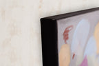 Abstraktes Gemälde für Lounge – Friedliches Landleben 60x40cm – Lounge Einzelstück Verfügbar – Zeitgenössische Kunst in Wohnraumansicht