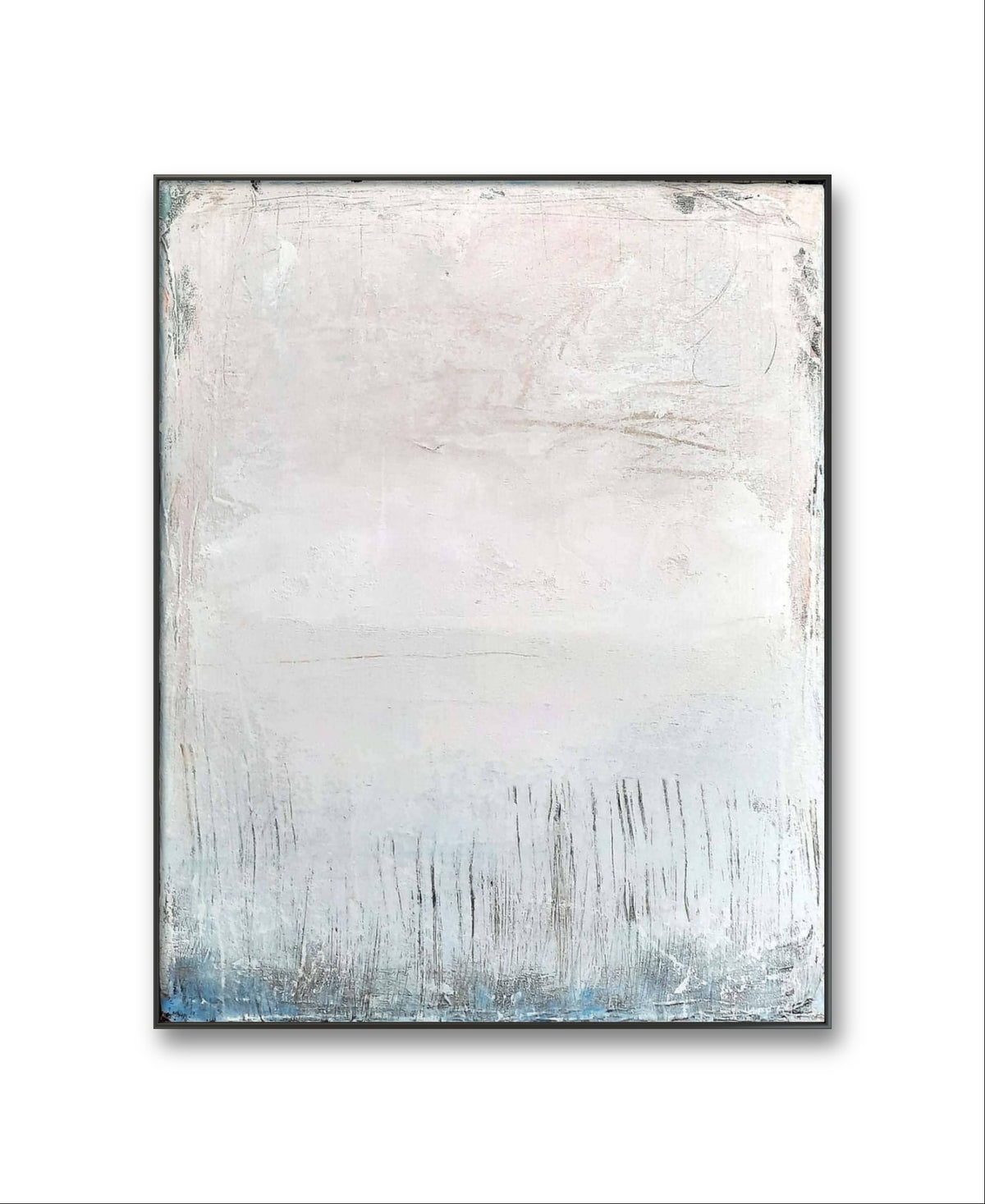 Immer wieder – modernes Leinwandbild, Detailansicht Motiv 1.0. Eine abstrakte Landschaft, die mit ihrer weißen Farbgebung und Sandstruktur eine ruhige, zeitlose Atmosphäre schafft. Di