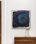 Blau Der Erkundung – 90 X 90 cm Wohnzimmer Einzelstück Verfügbar – Zeitgenössische Kunst in Wohnraumansicht