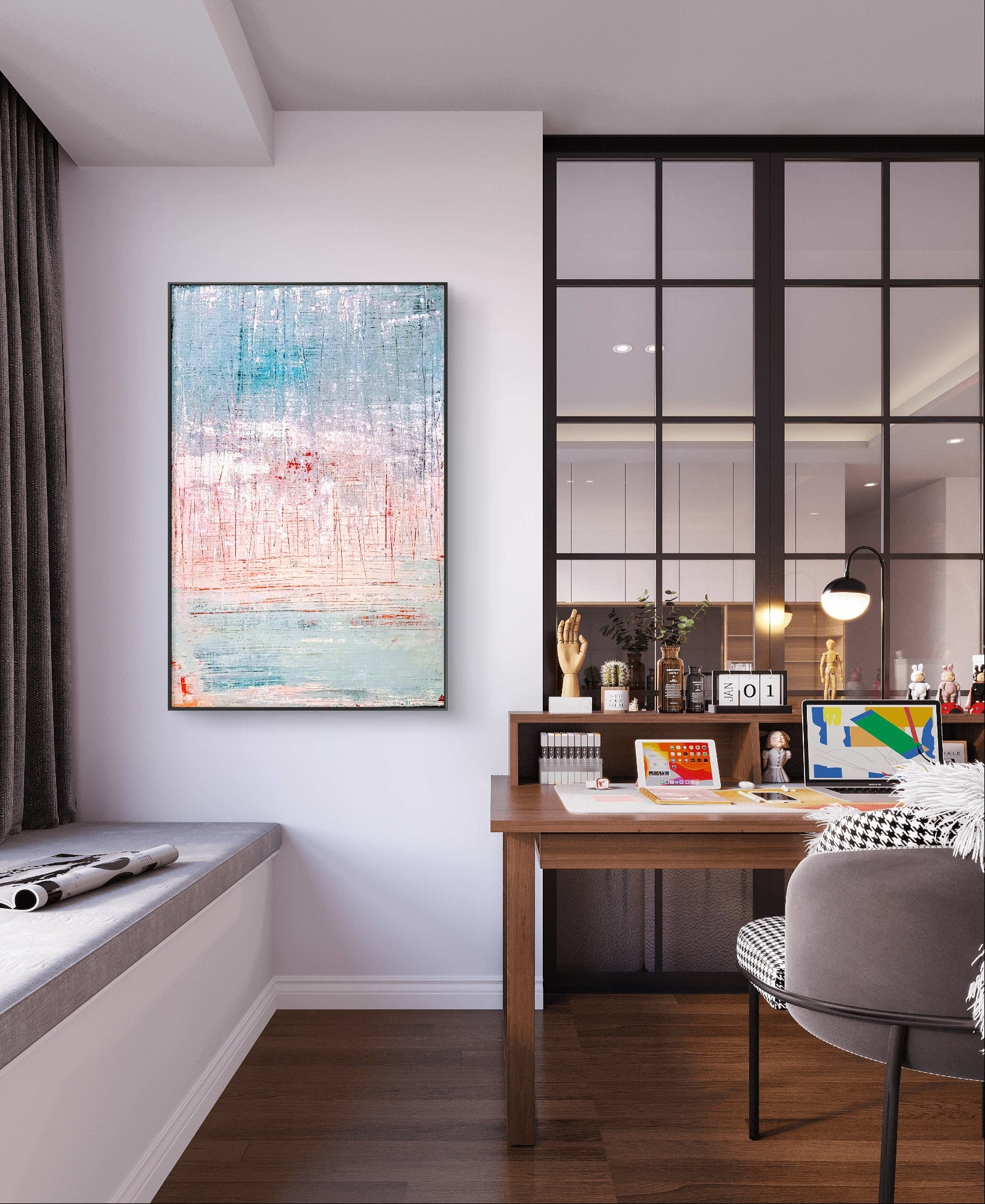 Modernes Home-Office mit Holzschreibtisch, Lampe, Büchern und farbenfroher Dekoration. Über der Fensterbank hängt "Vorschiedene Weiten" von Conny Wachsmann, dessen blau-weiße Töne sich in der Glaswand der artvergnuegen galerie spiegeln.