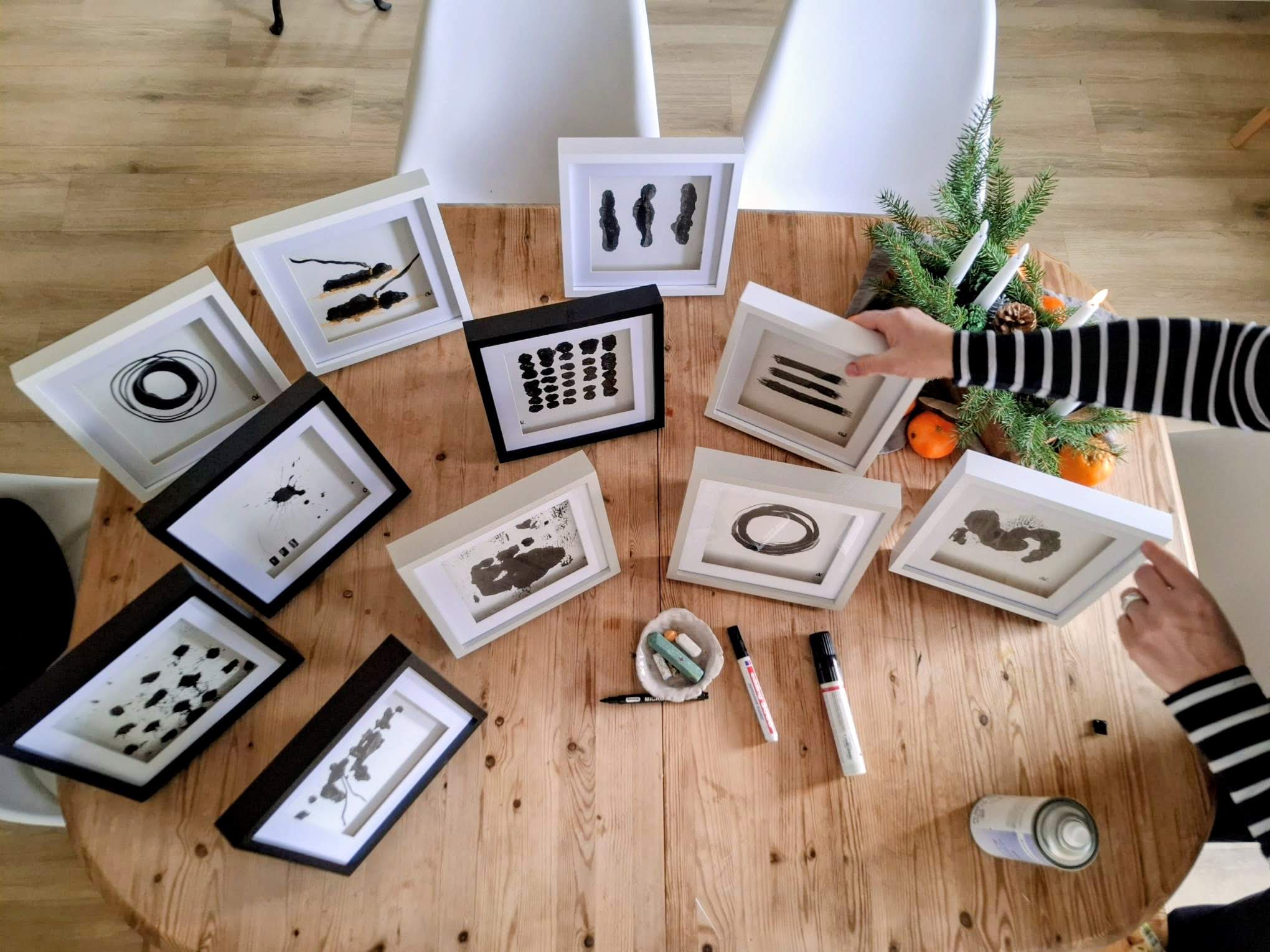 Schwarzweiß Zeichnung in freier Tusche-Technik (Rahmen als Geschenk)