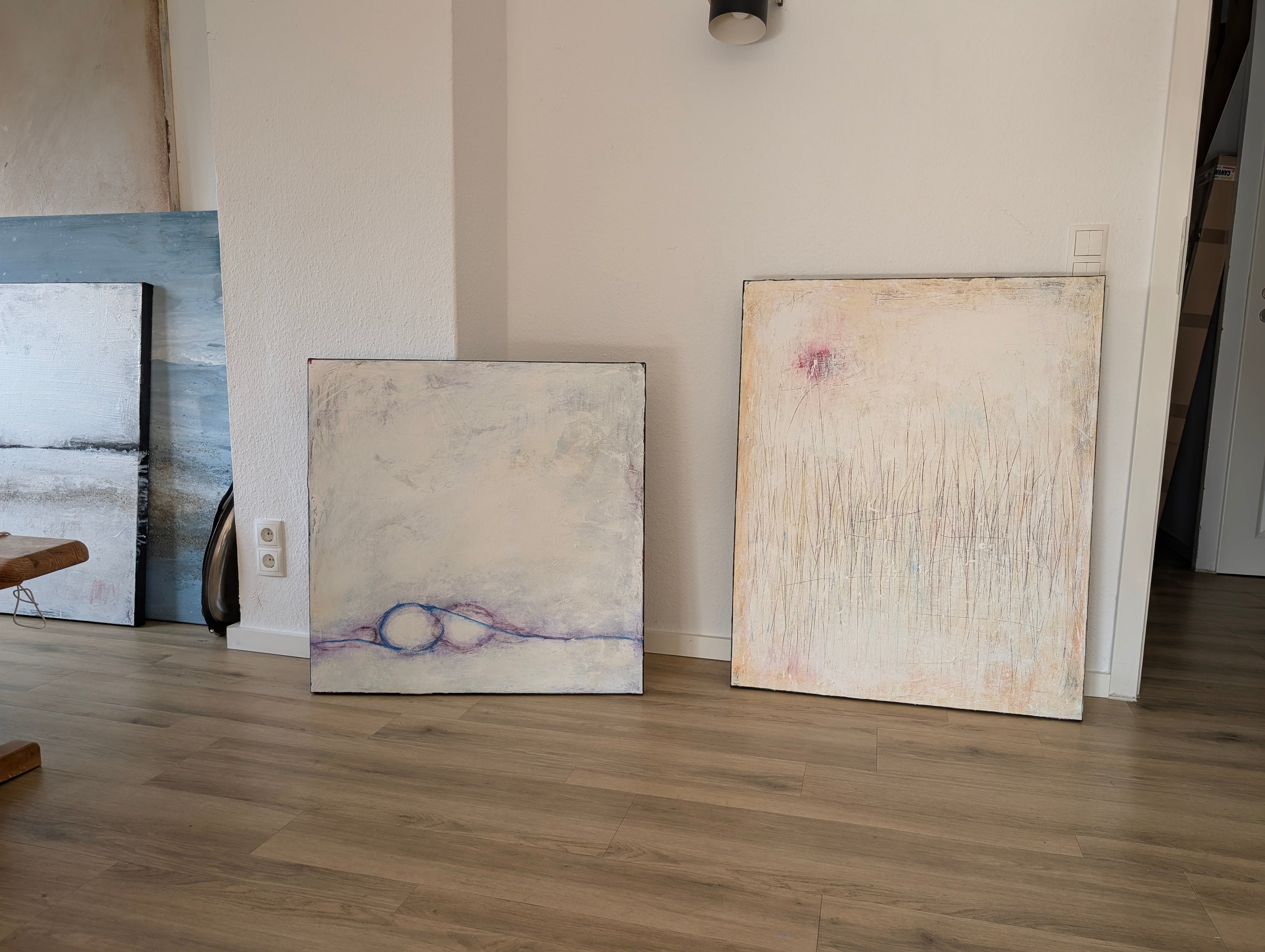 Abstraktes Gemälde – Sommeranfang weiß lila