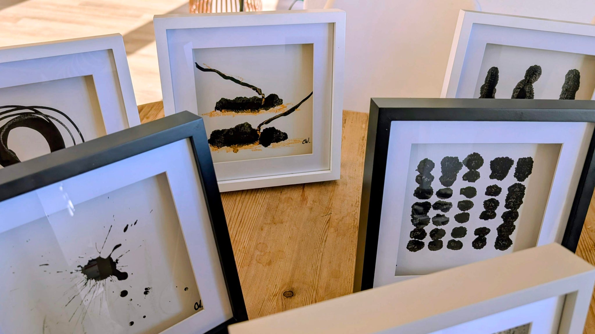 Schwarzweiß Zeichnung in freier Tusche-Technik – sofort versandbereites Leinwandbild in nan, großes Kunstwerk für moderne Wohnräume