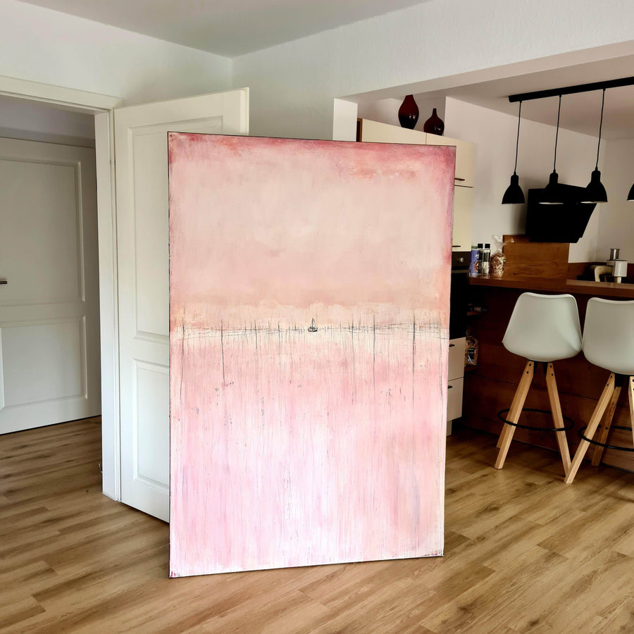 Traum vom Segelschein – Abstrakte Wandkunst über Sofa