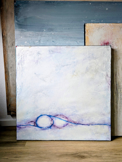 Abstraktes Gemälde – Sommeranfang weiß lila - Studienreihe – Abstrakte Wandkunst über Sofa