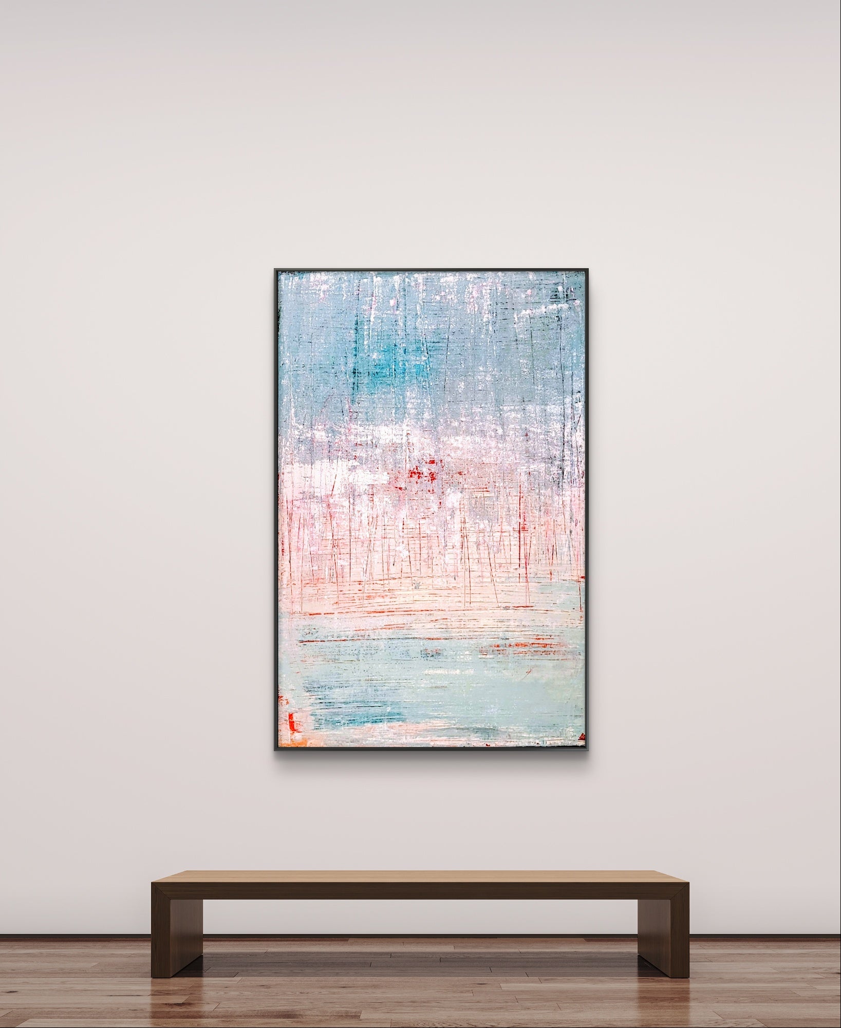 Ein minimalistisches Zimmer mit einer Holzbank und "Vorschiedene Weiten" von Conny Wachsmann mit blauen, rosafarbenen und weißen, strukturierten Pinselstrichen mit horizontalen Linien - eine heitere, moderne Note für jede artvergnuegen galerie.