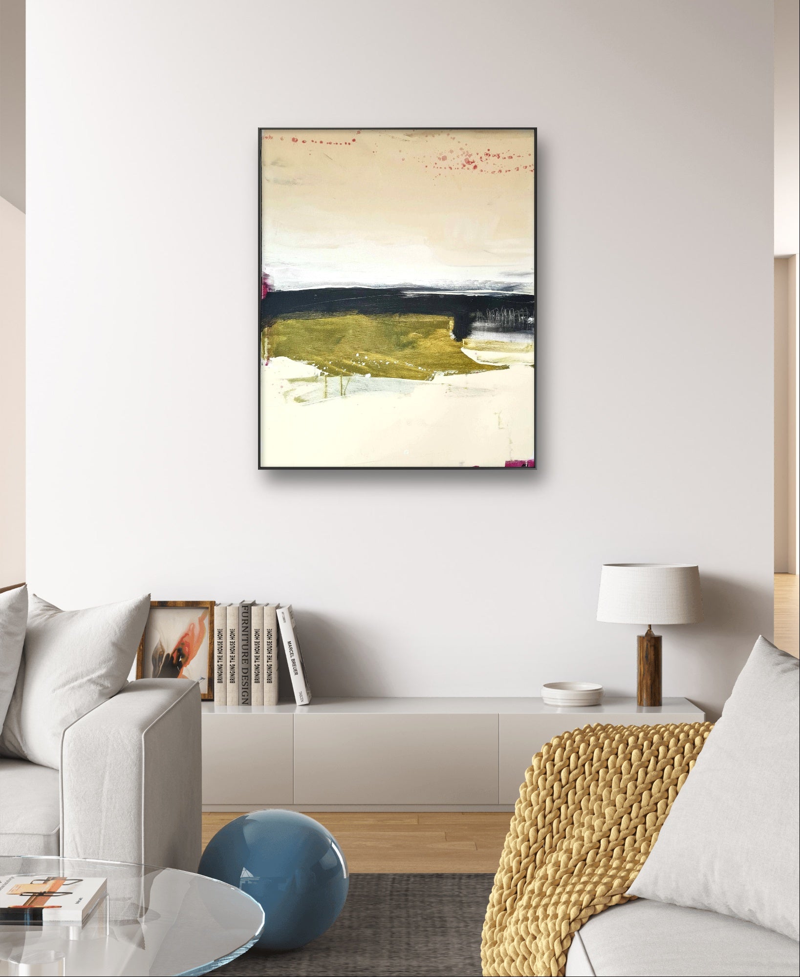 Abstraktes Gemälde in Beige und Olive – Zeitgenössische Kunst in Wohnraumansicht
