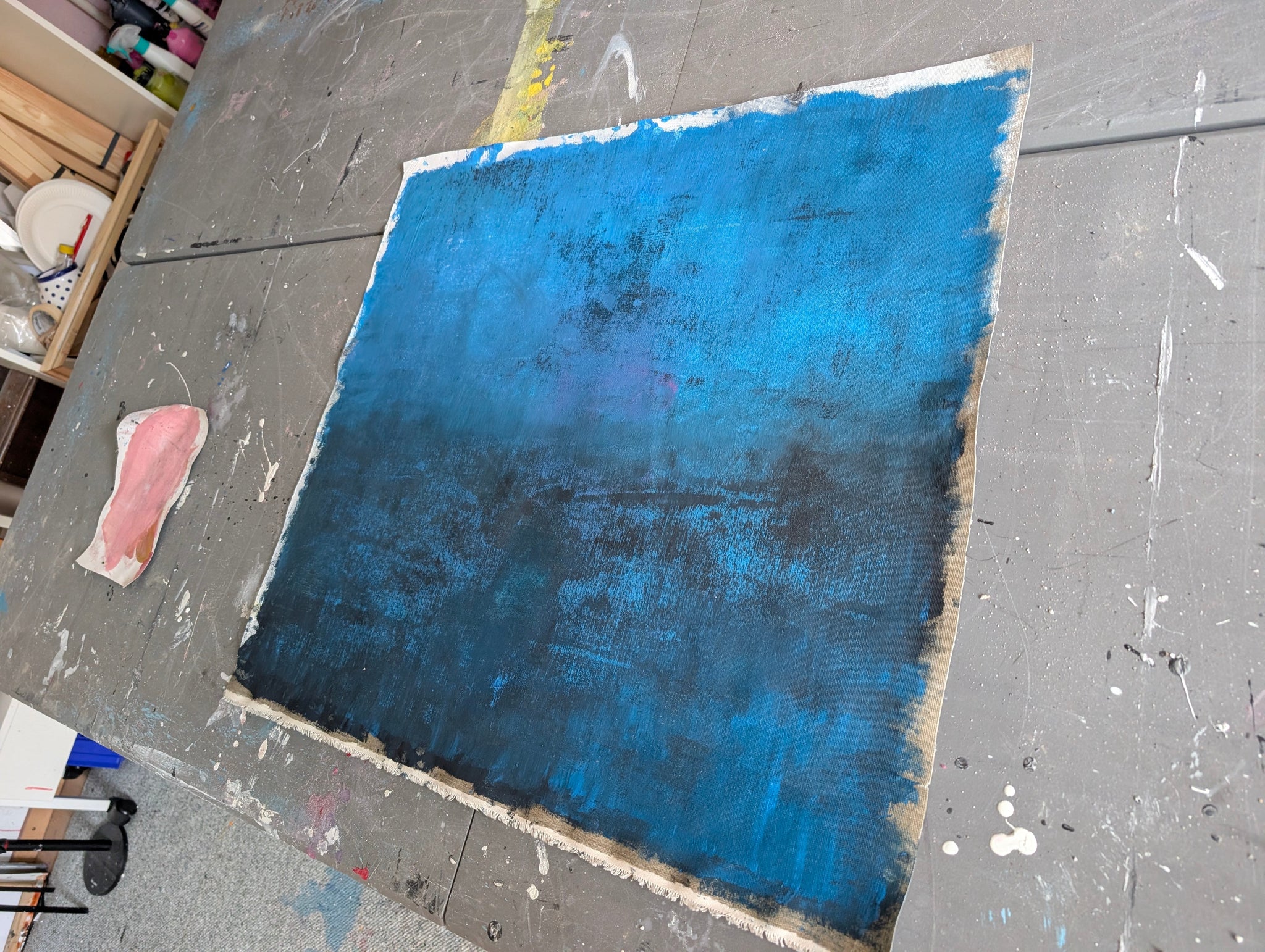 Blaue Studie auf Rolle