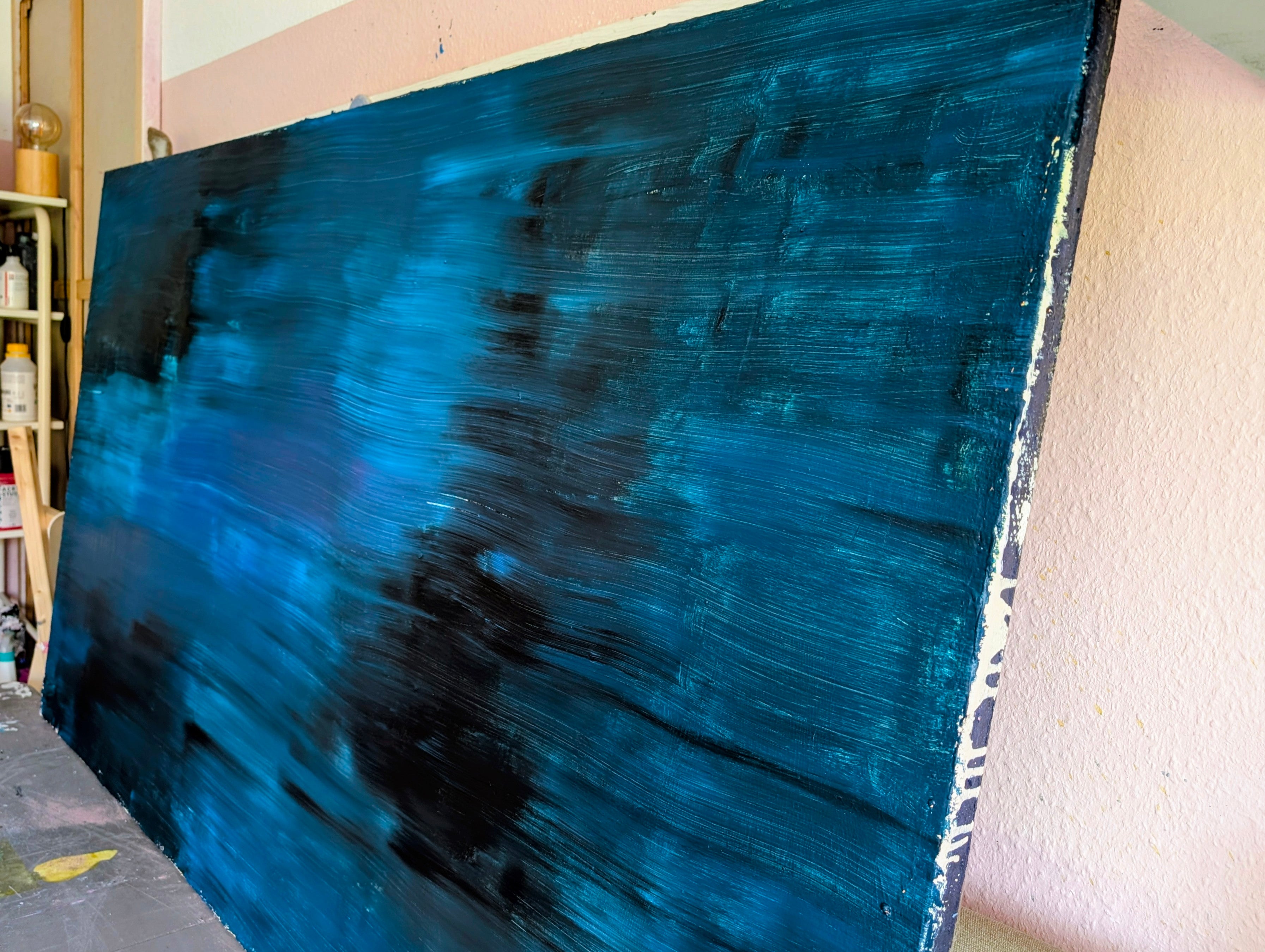 Blaues Bild für Sofa – Großes Gemälde in modernem Wohnzimmer