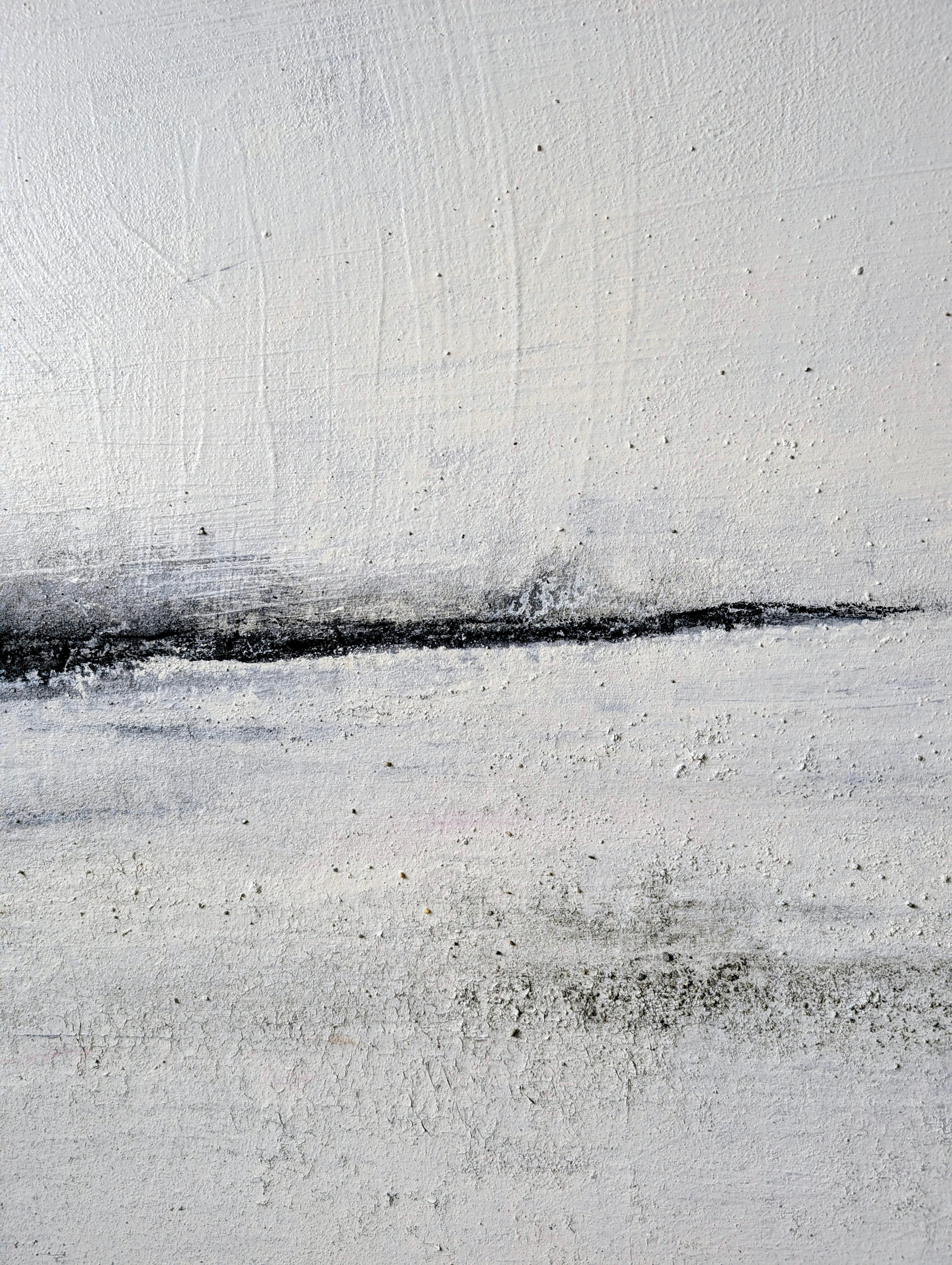 Abstraktes Gemälde – 100 x 100 cm Landgang weiß - Studienreihe – Zeitgenössische Kunst in Wohnraumansicht
