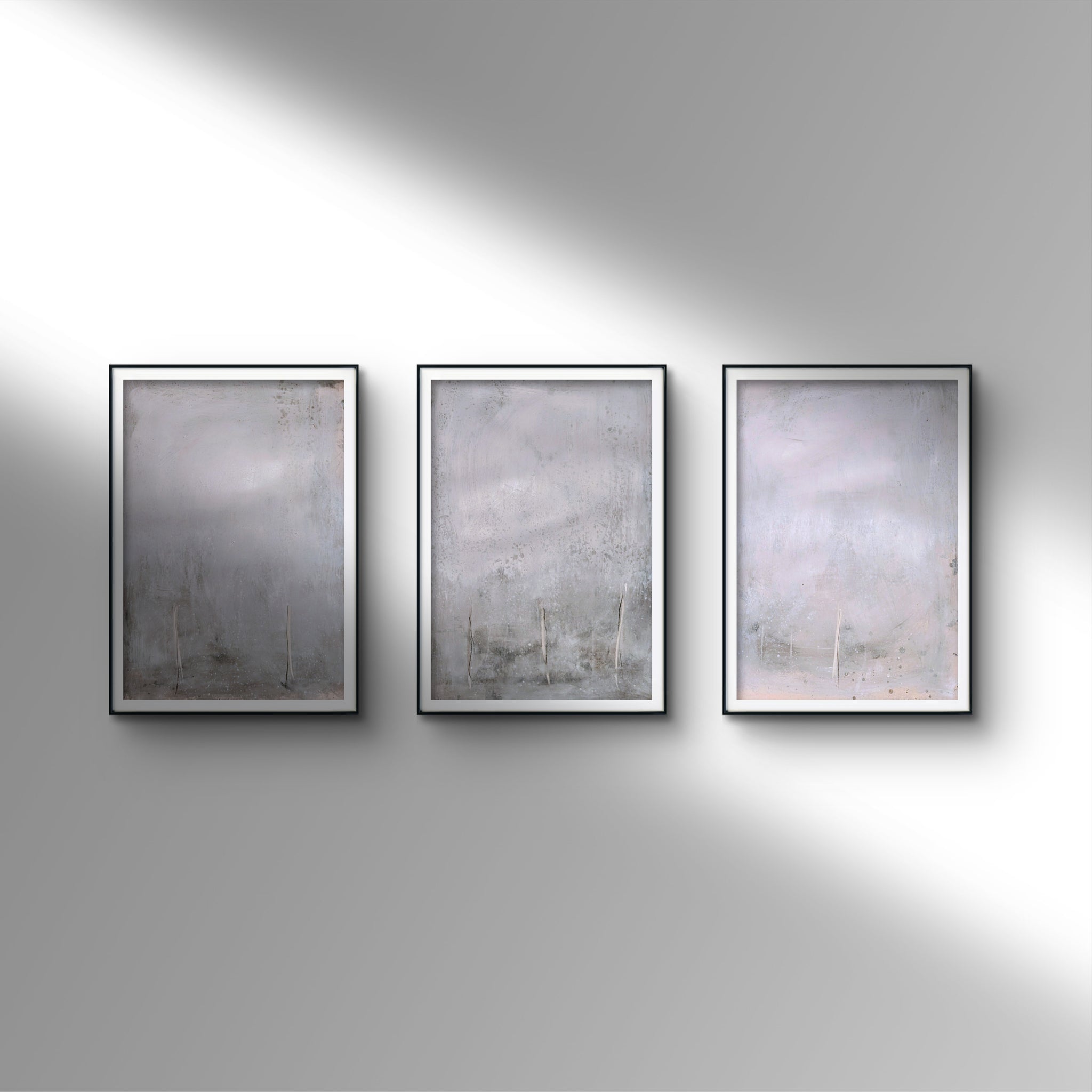Weißes Ensemble - Gelegentlicher Freiraum – modernes Leinwandbild, Detailansicht Motiv 1.0. Ensemble „Gelegentlicher Freiraum“ auf Handgeschöpftem Hanfpapier

Dieses reduzierte Bilder Ensemble mit dem Titel „Gele