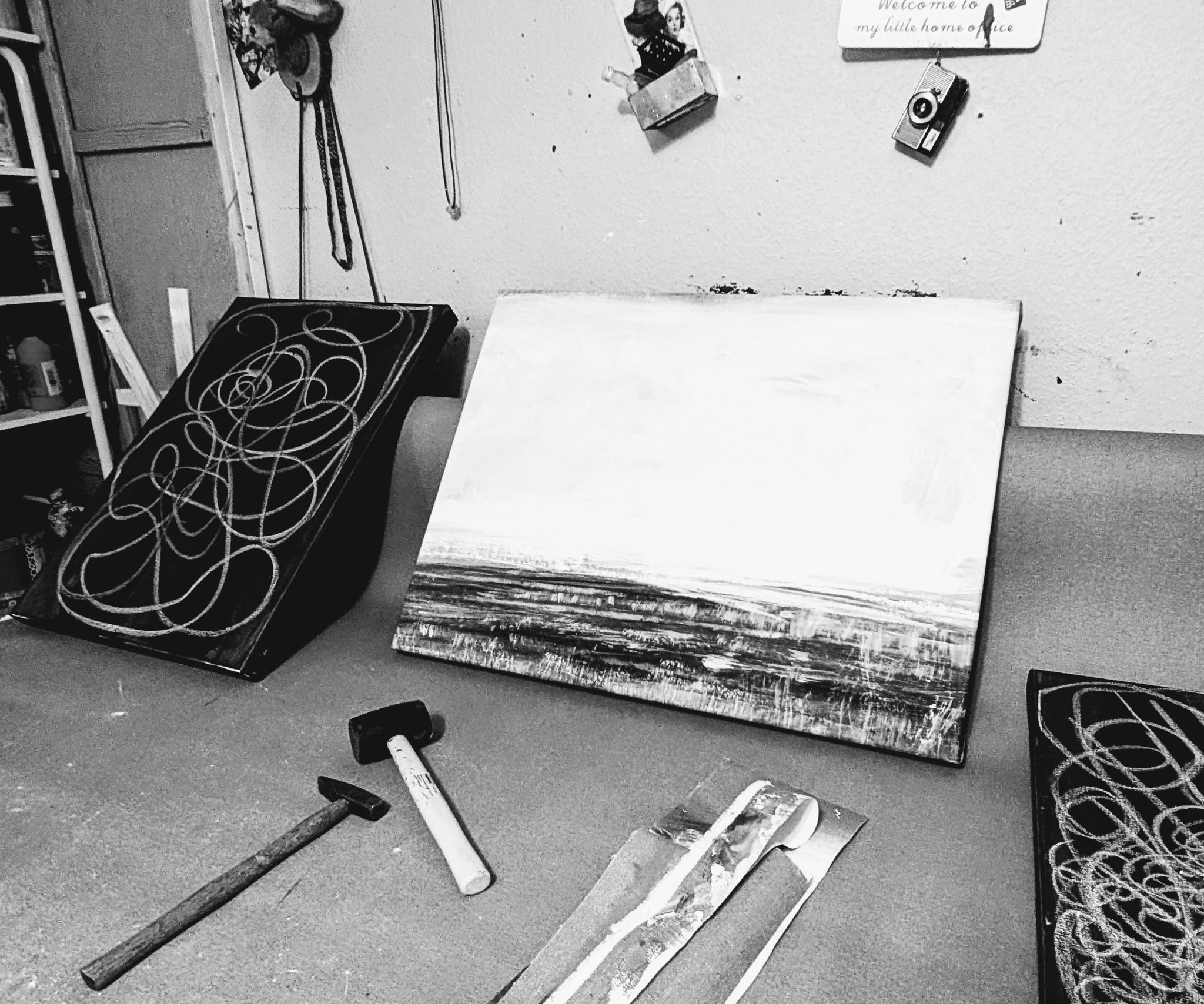 grünes Landschaftsbild 60 x 80 cm - Lichtblick im Unterholz – sofort versandbereites Leinwandbild in nan, großes Kunstwerk für moderne Wohnräume