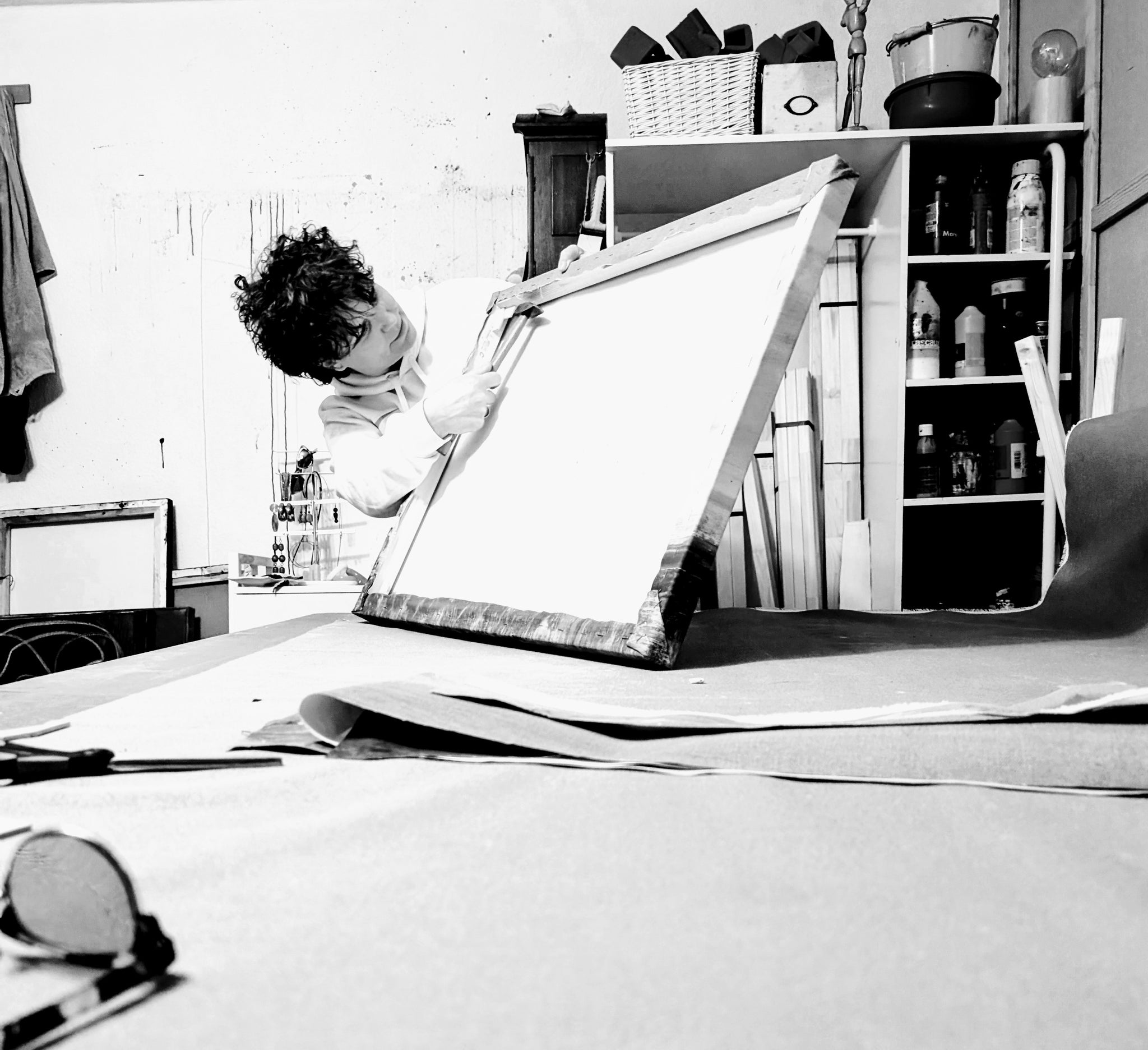 grünes Landschaftsbild 60 x 80 cm - Lichtblick im Unterholz – sofort versandbereites Leinwandbild in nan, großes Kunstwerk für moderne Wohnräume