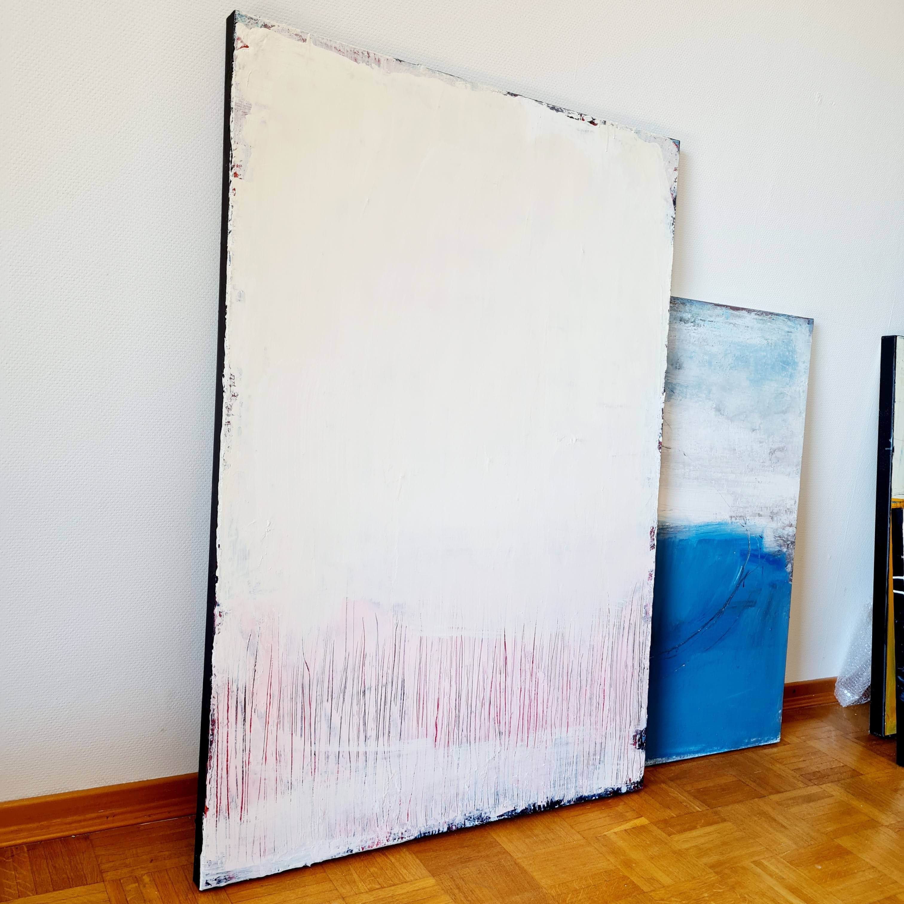 Abstraktes weißes Gemälde – Es Geht Weiter – Moderne Kunst für offene Wohnbereiche