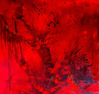 Das großformatige Kunstwerk "Butterfly" von Conny Wachsmann beeindruckt mit abstrakter Komposition intensiver Rottöne und dunkler Smudges, die eine dramatische Wirkung entfalten.