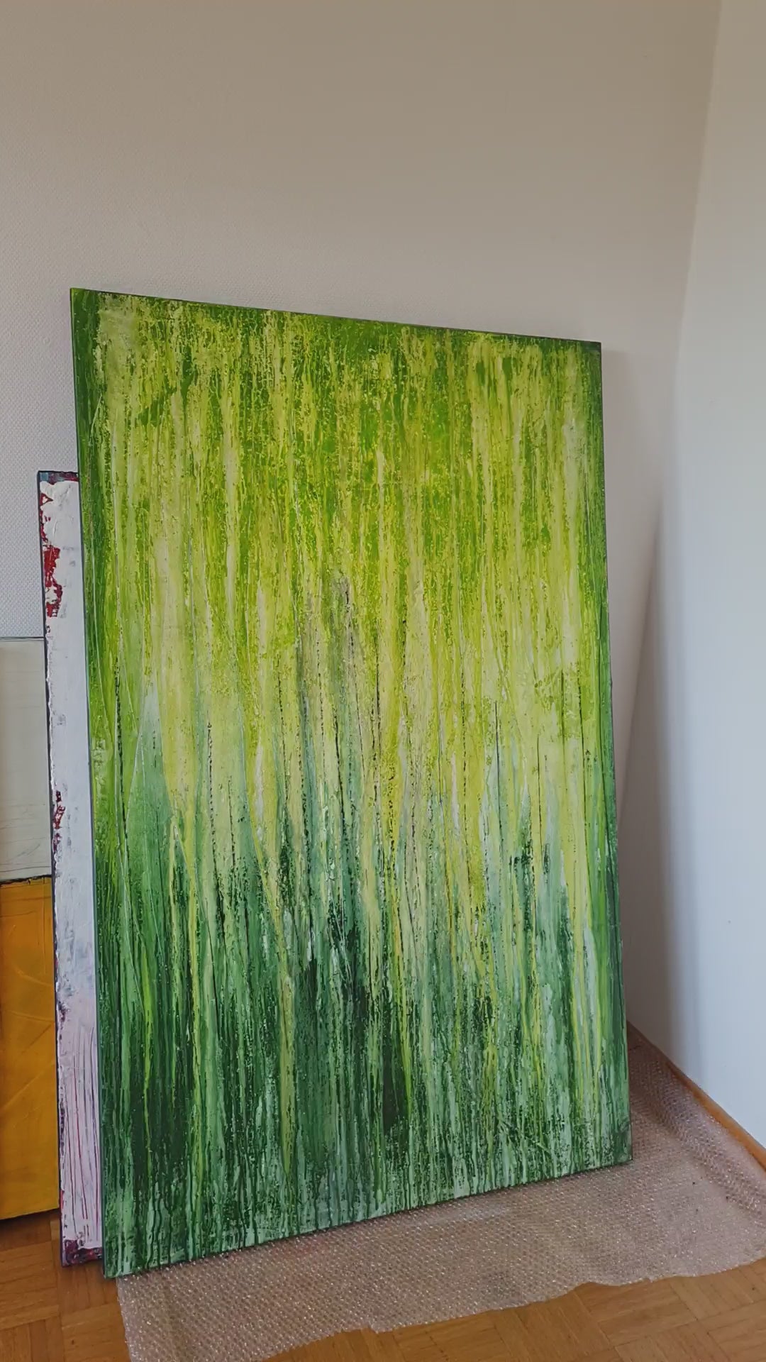 Grüne abstrakte Kunst für moderne Wohnräume