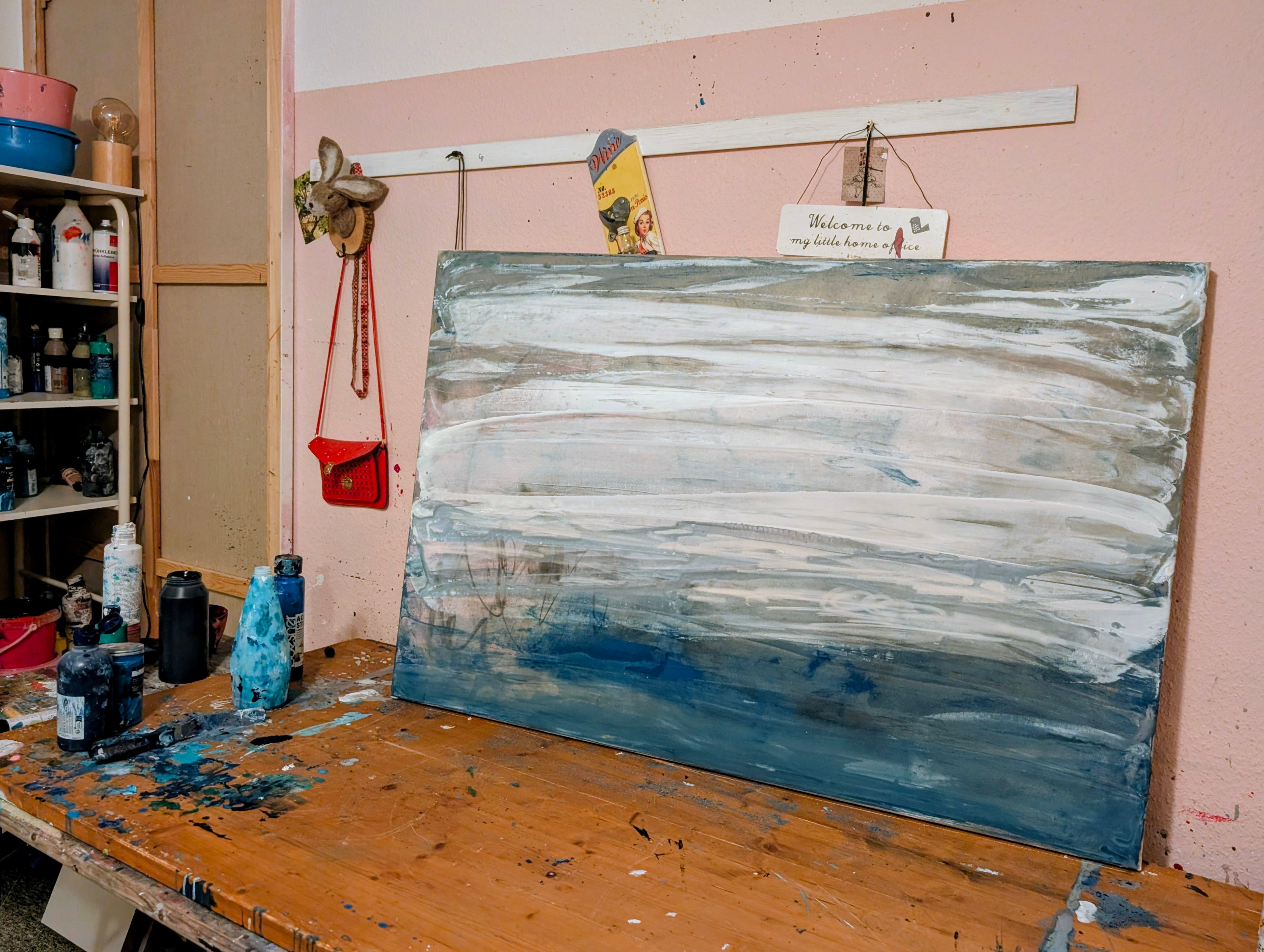 Blau weißes Bild - Gezeitenstille inkl. Schattenfugenrahmen