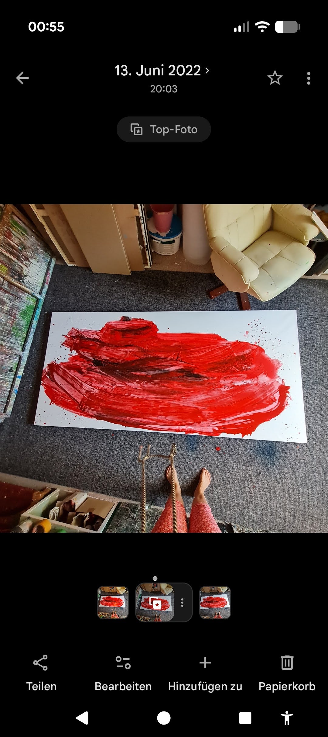 Abstraktes Gemälde Rot Groß mit Struktur und Leinenansicht
