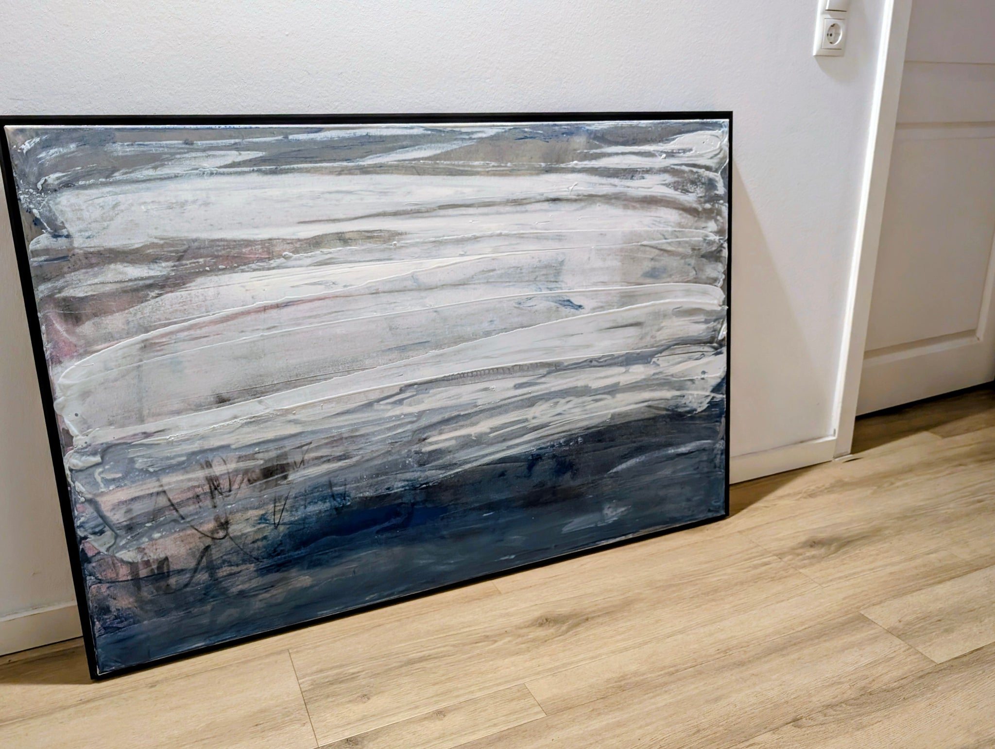 Blau weißes Bild - Gezeitenstille inkl. Schattenfugenrahmen – sofort versandbereites Leinwandbild in nan, großes Kunstwerk für moderne Wohnräume