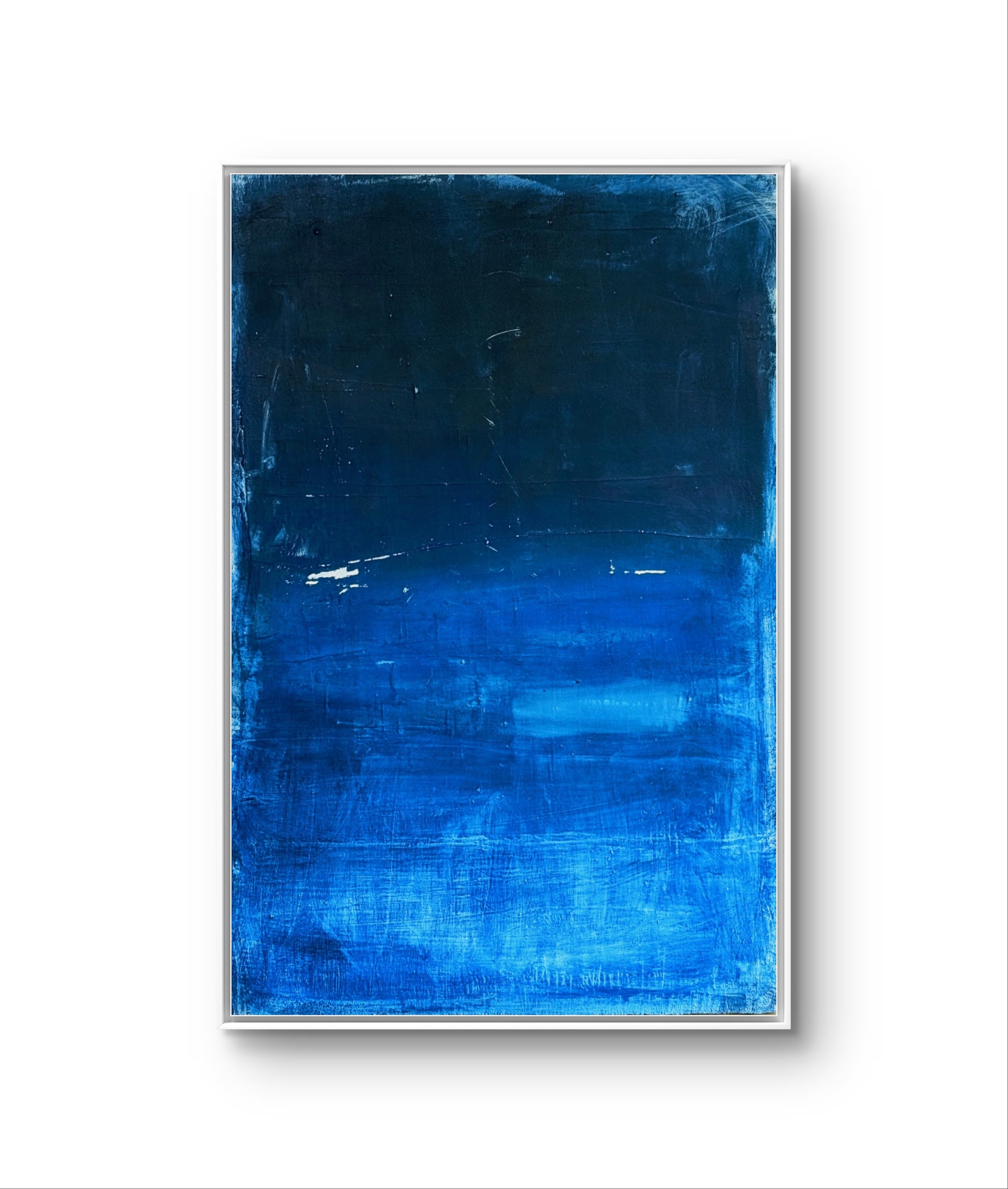 Fjord" von Conny Wachsmann, Künstlerin: Ein signiertes Original in Acryl auf Leinwand mit tiefblauen und schwarzen Tönen, rauer Textur und ausdrucksstarken Pinselstrichen, die an eine nordische Landschaft erinnern.