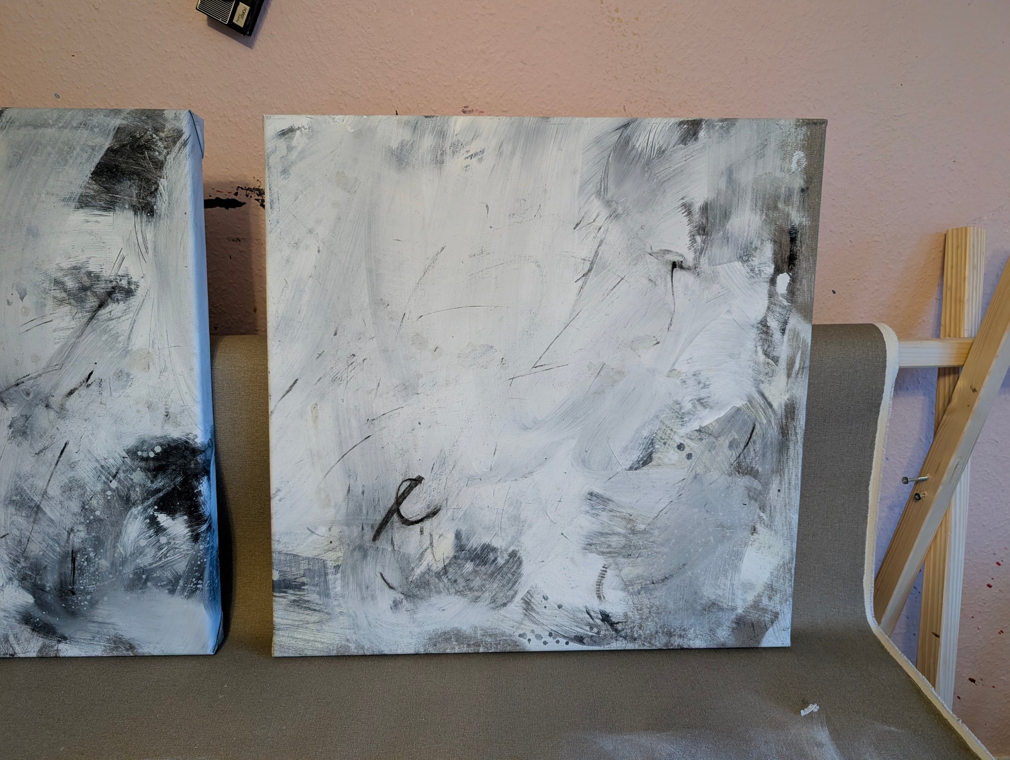 Detailaufnahme schwarzweiß Bild - Nebelreiter & Schattenklang II – direkt lieferbares Acrylbild in nan, moderne Wandkunst für Interior Design