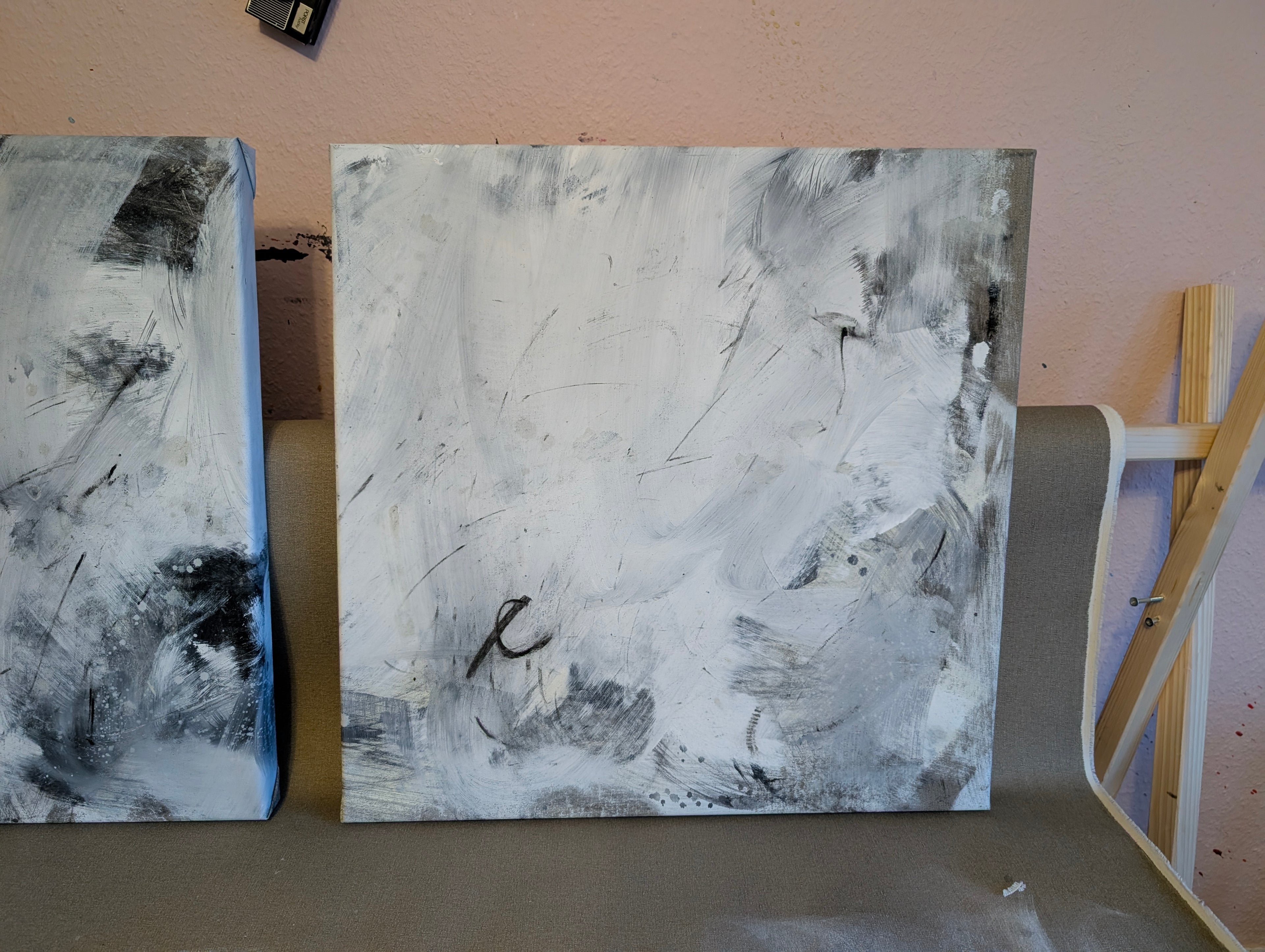 Detailaufnahme schwarzweiß Bild - Nebelreiter & Schattenklang II – direkt lieferbares Acrylbild in nan, moderne Wandkunst für Interior Design