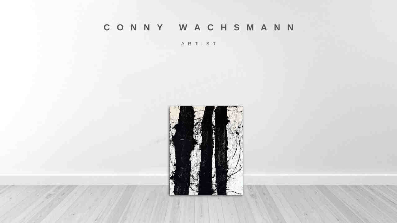 In einem minimalistischen Raum mit weißer Wand lehnt das Bilderset „S/W Moderne“ der Künstlerin Conny Wachsmann – ein abstraktes Kunstwerk im zeitgenössischen Stil mit kräftigen vertikalen Linien – an der Wand auf hellem Holzboden.