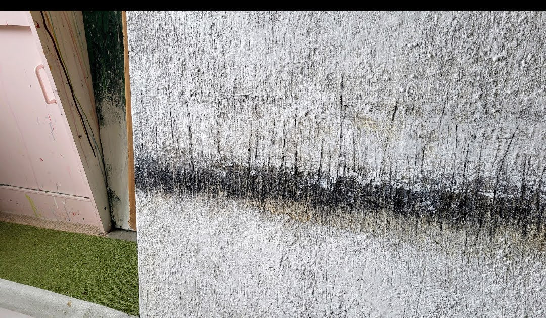 Struktur-Kunstwerk für minimalistische Wohnräume & Praxen – Großes Gemälde in modernem Wohnzimmer