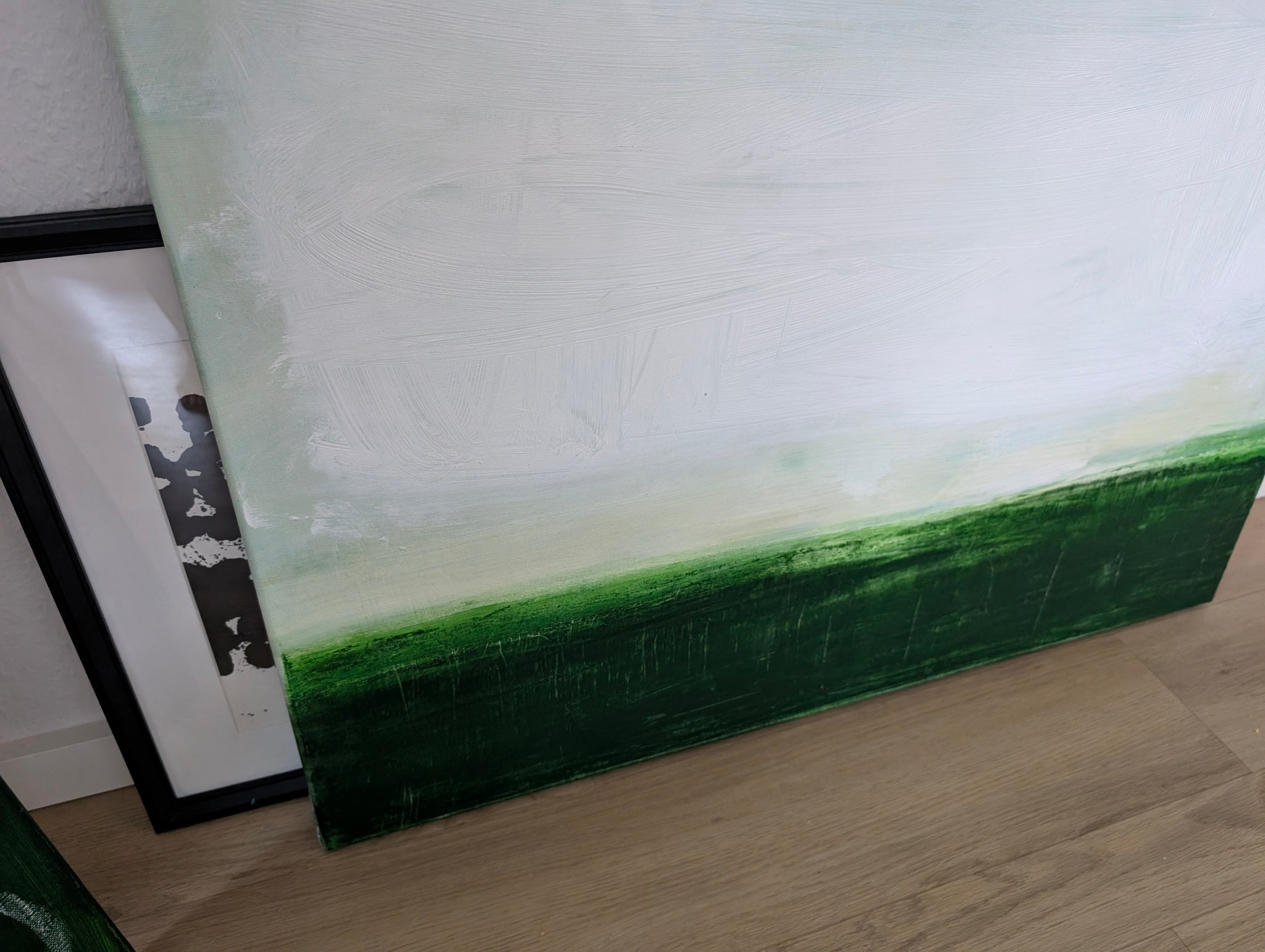 grünes Landschaftsbild 60 x 80 cm - Lichtblick im Unterholz – sofort versandbereites Leinwandbild in nan, großes Kunstwerk für moderne Wohnräume